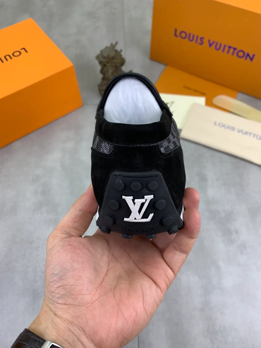 Men's Men's Shoes 💰P640 New Style 💶[LOUIS VUITTON] Water-dyed Niuli Original Order New Style 🍀LV Louis Vuitton *——Top version of LV classic leather shoes! Made of imported original calfskin, original leather side strips and wear-resistant high-end rubber outsole! High quality products! Color: black optional Size: 39-45